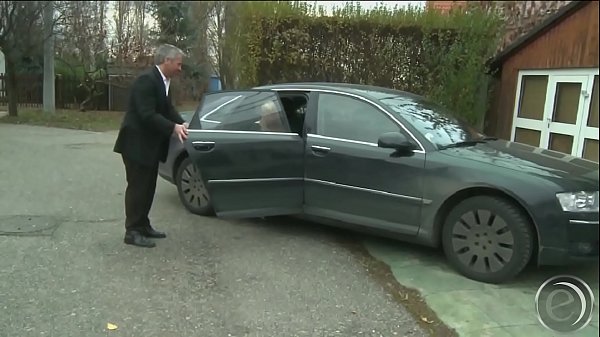 Die Honey zeigt dem Reinhardt dann. was so eine Sekretärin kann