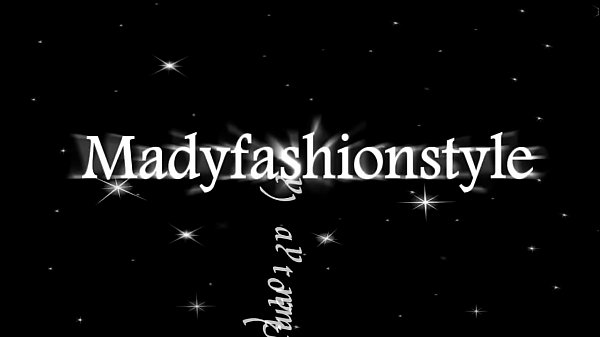 LATIN MILF MODEL POSING