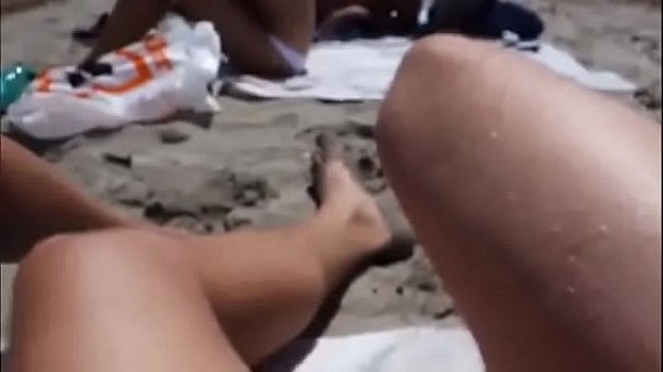 me la chupa en la playa