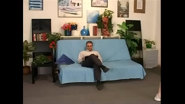 Porno italiano grosse tette si fa fottere da suo padre