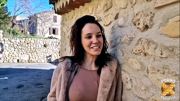 Cataleya, 28ans, teste l’anal hard face caméra !