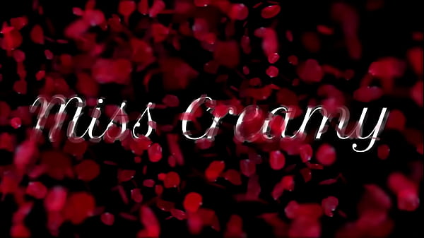 Flashing my dick in front of a hot girl in public park and help me cumshot It’s very risky with people walking around – MissCreamy