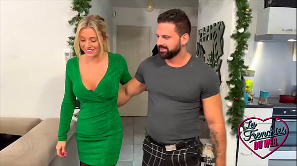 Miss Alice use de ses atouts physique pour baiser