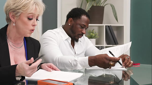 Real Estate Agent Dee Williams Seals The Deal With DP Threesome GP2933