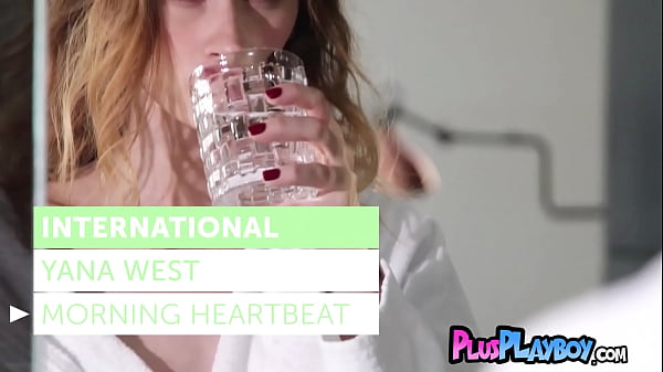 Sexy blonde MILF Yana West posing in the morning and showed perfect body