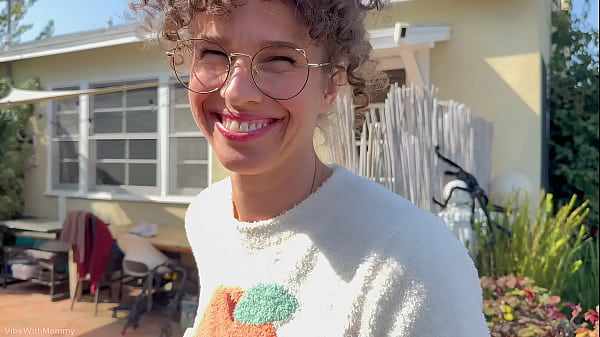 Stepmom Tests to See If I’m Gay