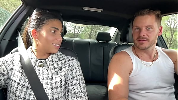 Uber driver gets lucky – fucking amazing MILF in the car