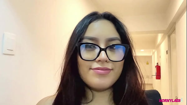 Universitaria de gran culo, pasando su primer casting – Kassandra Miller