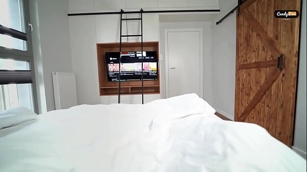 ??? ¿Es mi hermanastra una follada azada PROFESIONAL? ella me engañó para correrme en su apretado coño