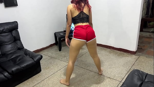 Mi Bella Hijastra Me Muestra Como Hace Twerking lo Nuevo que Le Enseñaron en la Escuela de Baile