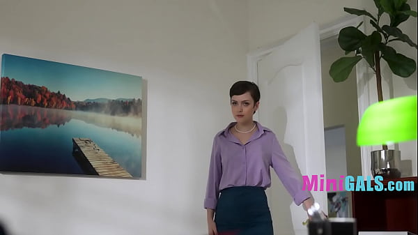 Small Size Seduction (Office Romance)