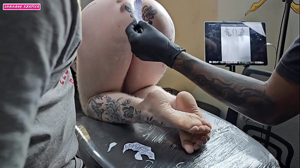 DEIXANDO MEU CUZINHO ROSINHA BEM MAS BONITO PROS MACHOS MIM FUDER COM MUITO MAS TEZAO