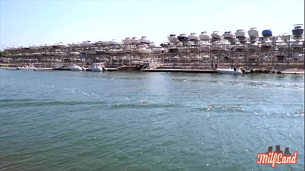 Mary, une italienne qui a très chaud entre les jambes Part 1