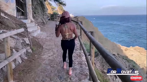 PORNOVATAS – Dia de playa con nuestro amigo Victor Bloom y su amiga madura Colombiana y muy cachonda chupando en publico y de fiesta en casa