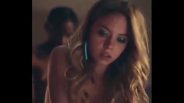 Sydney sweeney fucked on all fours showing her tits