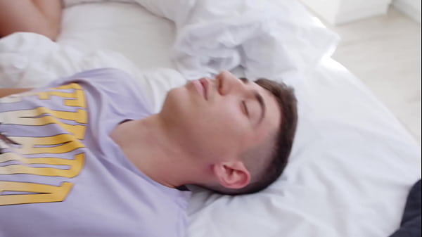 HARDCORE THREESOME WITH LOVE SKINNY, WE STICK OUR TWO COCKS AT THE SAME TIME IN HER TIGHT PUSSY MEGAN LOVE