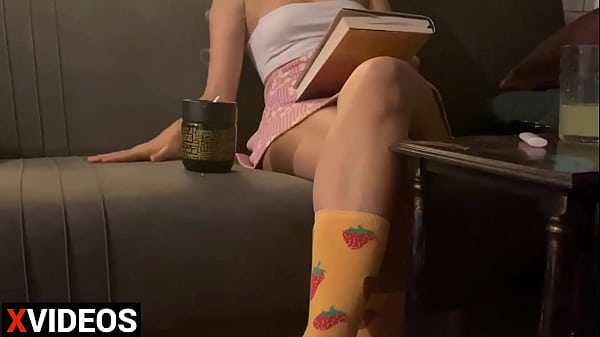 mi vecina se siente sola y yo la consuelo con mi verga – que rico  me folla el mi padrastro