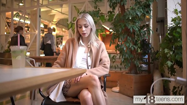 MY18TEENS –  Carolina Sun Walking Without Panties