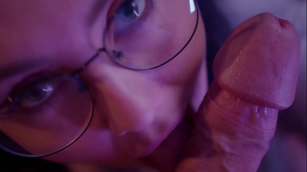 Naughty woman gives blowjob her paramour’s.