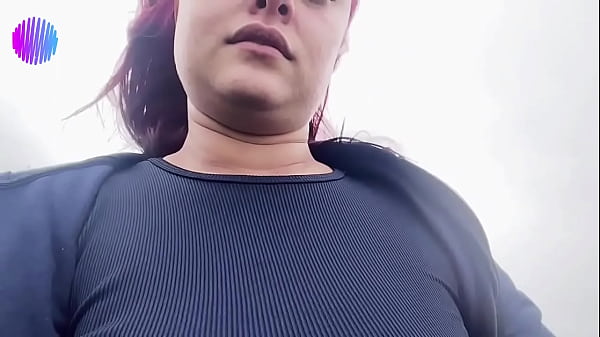 Novinho maceta rabuda na praia na frente de todos