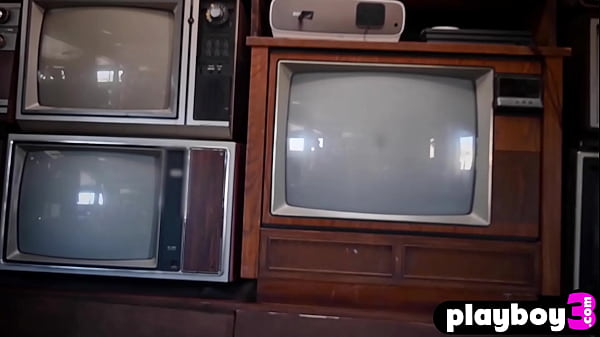 Petite MILF Noel Leon is amazing model and petite babe enjoyed striptease