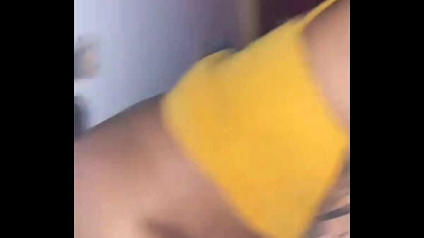 ESPOSA SAFADA TRANSANDO NO GLORY HOLE E MARIDO FILMANDO