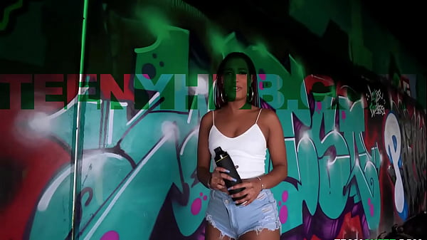 Exotic Art Student Gets Face Painted Addis Fouche, Ike Diezel