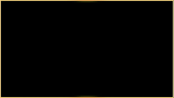 Hot wife dances fully nude at the public beach