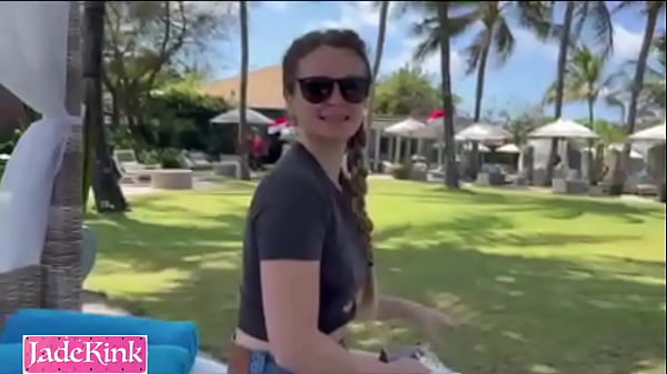 Masseur Seduced Hot Girl and Fucked Her While Massaging