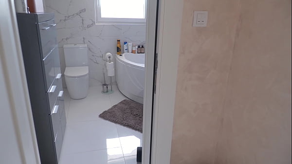 Red-haired beast loves to fuck without money