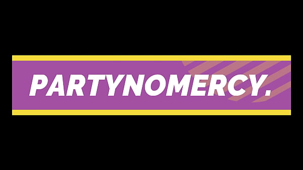 A mi pequeña hermanastra se le ve sexy mi camisa y se la quito para terminar cogiendo rico con ella H.L.