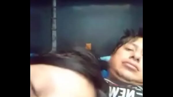 Ella es Feliz chupando pinga