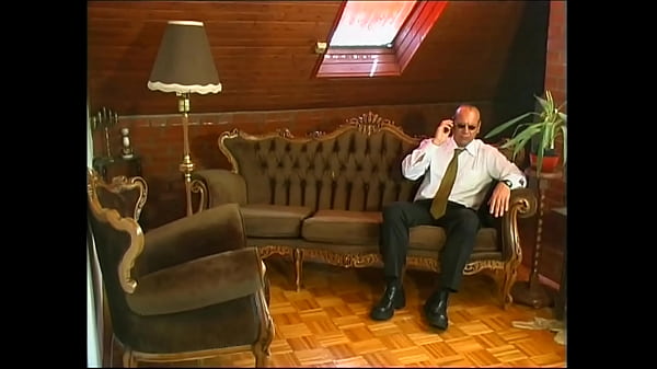 Italian pornstar Pamela Miti has a vintage fuck