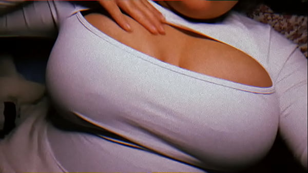 Massageando meus peitos