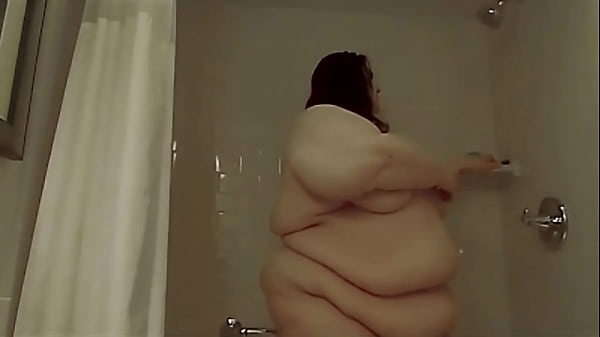 SSBBW Xutjja Showers & Shaves