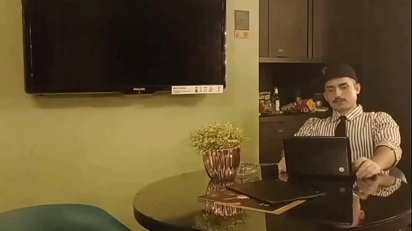 Secretária do prazer trabalhando duríssimo no pau do amigo