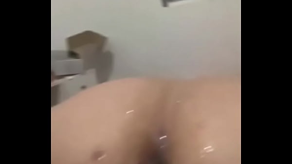 Aí meu cu tá doendo, goza logo por favor, goza dentro do meu cu