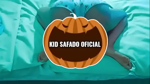 Casada novinha do corno velho que ainda filmou a transa dela depois de me chamar no ZAP