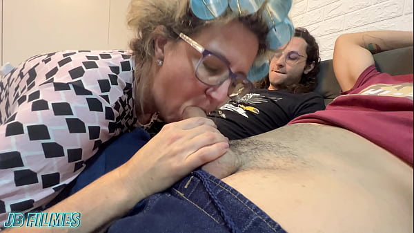 MEUS AMIGOS FUDERAM O CÚ DA MINHA AVÓ