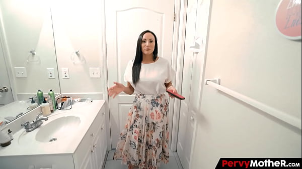 PervyMother – Mommy Worships for her Stepson’s Dick on her Knees in the Bathroom