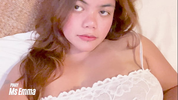 I love to play with my big tits and play with my hairy pussy in the morning and shoot them on camera