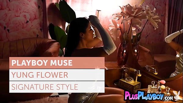 Curvy Latina MILF exposed amazing body and hot MILF showed sexy big tits