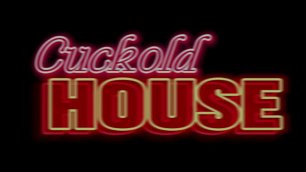 Gata safada trepando com o namorado corno e mais dois caras