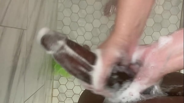 18 Year Old Stepsister Shares Shower With Her Older Stepbrother ! WOW Your Dick Is So Fucking Big WTF It’s The Size Of My Forearm!! And You Want Me To Put That In My Ass