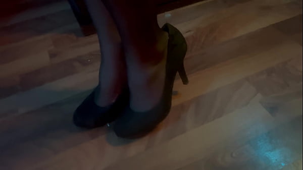 dutiful housewife sucks his dick after work 1