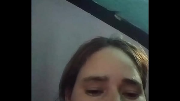 Una selfie atrevida debajo de la remera