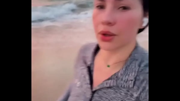 went for a run on the beach I love it a lot to exercise about eat frosted flakes after I get home just put that shave cock and delicious between my boobs