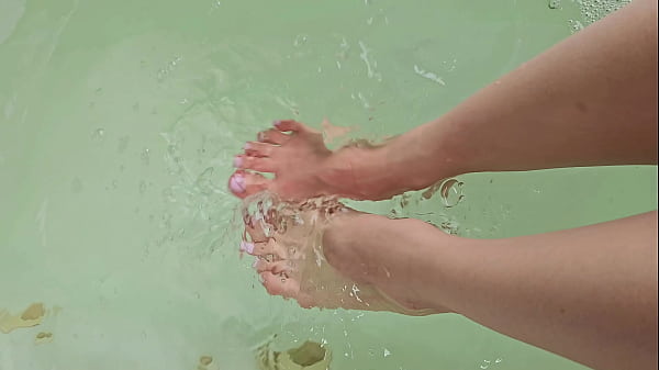 Beautiful white whore comes into my house just to fuck me