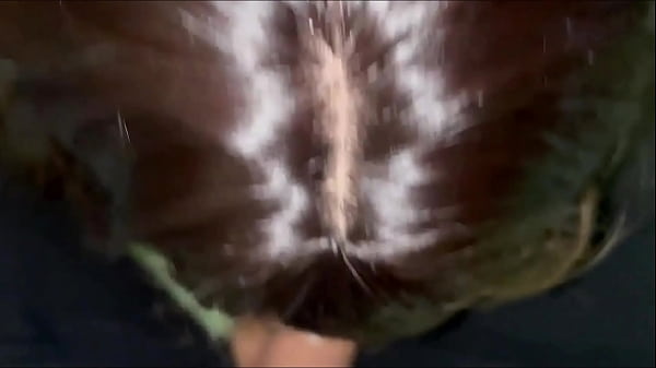 COMPAÑERA DE CUARTO CULONA ME CHUPA LA VERGA Y SE TRAGA MI LECHE A CAMBIO DEL ALQUILER