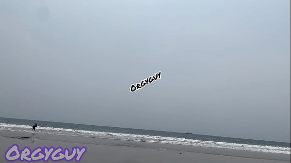 Ebony wife flashes pussy at a beach house